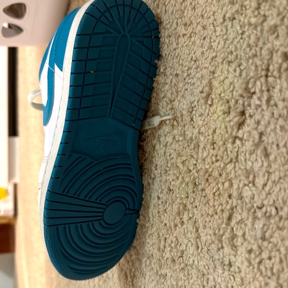 Air Jordan 1 Lows - Picture 2 of 2